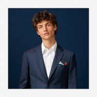 harnais-de-cabriolet-pocket-square-45--803160T 01-worn-7-300-0-2048-2048.jpg