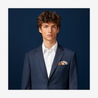 harnais-de-cabriolet-pocket-square-45--803160T 02-worn-7-300-0-2048-2048.jpg