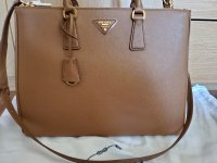 prada 1.jpg