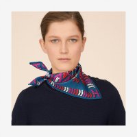 scarf-45--892552S 02-worn.jpg