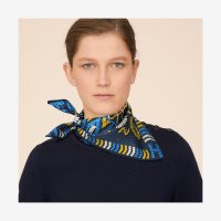 scarf-45--892552S 09-worn.jpg