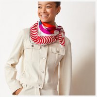 scarf-70---983563S 07-worn.jpg