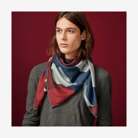 scarf-100--103554T 02-worn.jpg
