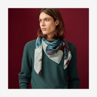 scarf-100--103568T 07-worn.jpg
