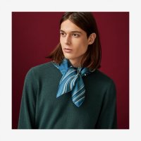 scarf-100--103459T 10-worn.jpg
