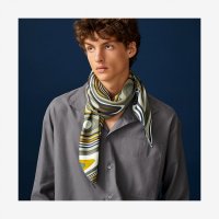 scarf-100--103459T 11-worn.jpg