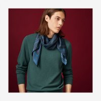 scarf-100--103459T 13-worn.jpg