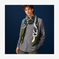 scarf-140--553562T 12-worn.jpg