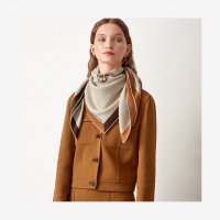 scarf-90--233607S 07-worn-7-300-0-2048-2048.jpg