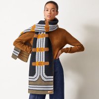 echarpe-tricot-grande-tenue--521729S 02-worn-7-0-0-1100-1100_b.jpg