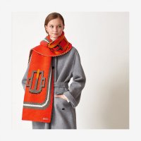 echarpe-tricot-bouclerie-moderne--523106S 02-worn-7-300-0-2048-2048.jpg