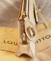 suhali lockit clutch lock.jpg suhali lockit clutch lock.jpg