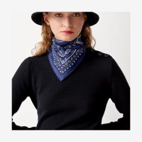 bandana-55-grand-carrosse--043584S 01-worn-7-300-0-2048-2048.jpg