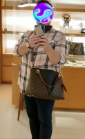 LV v tote.jpg
