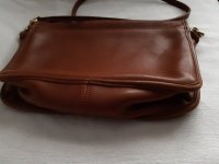 10292020 Convertible Clutch lV.jpg