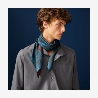 scarf-90--353566T 01-worn-8-300-0-2048-2048.jpg