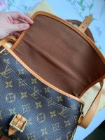 louis_vuitton_vintage_bag_1604825625_06dccbf2_progressive.jpg