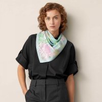 carre-90-faubourg-tropical--003602S 06-worn-7-0-0-1700-1700-q50_b.jpg
