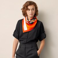 carre-70-swinging-saint-germain--982411S 15-worn-7-0-0-1700-1700-q99_b.jpg