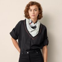 carre-70-swinging-saint-germain--982411S 17-worn-7-0-0-1700-1700-q99_b.jpg carre-70-swinging-saint-germain--982411S 17-worn-7-0-0-1700-1700-q99_b.jpg