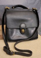 sterlingsilvervintage aka premier_vintage fake coach G6E-9927 front black.jpg