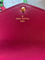 Louis Vuitton Framboise Vernis Sarah Wallet in Rose Pop Colour-Date  Code:TR0163