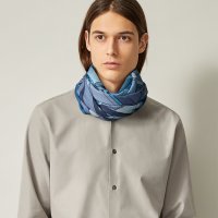 lettres-en-boite-scarf-140--553769T 31-worn-7-0-0-1440-1440_b.jpg