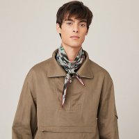 losange-slim-camails-et-couvertures--432514T 02-worn-5-0-0-720-720_b.jpg