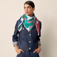 la-danse-des-chevaux-double-face-scarf-90--903576S 04-worn-7-0-0-1700-1700-q99_b.jpg