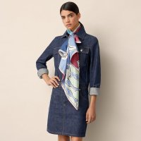 la-danse-des-chevaux-double-face-scarf-90--903576S 04-worn-8-0-0-1700-1700-q99_b.jpg