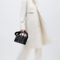 new-drag-22-bag--080214CK37-worn-9-0-0-1700-1700-q99_b.jpg