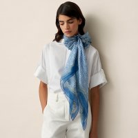 carre-140-mousseline-mors-et-gourmettes-remix--343731S 04-worn-7-0-0-720-720_b.jpg
