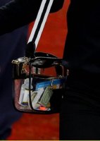 gisele-bundchen-tom-brady-kiss-super-bowl-field-33.jpg