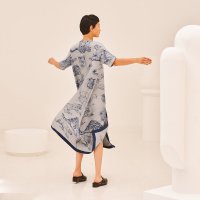 robe-esprit-caftan-imprime-l-atelier-de-robert-dallet--1E0520D37S-worn-3-0-0-1700-1700-q99_b.jpg