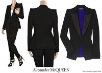 Kate-Middleton-wore-ALEXANDER-MCQUEEN-Leaf-tailored-crepe-tuxedo-jacket.jpg