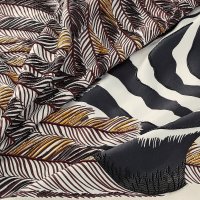 zebra-pegasus-embroidered-giant-triangle--882816S 15-detail-2-0-0-1700-1700-q99_b.jpg