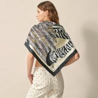 zebra-pegasus-embroidered-giant-triangle--882816S 15-worn-7-0-0-1700-1700-q99_b.jpg