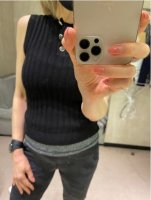 black sleeveless tank.JPG