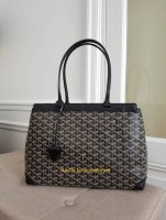 Goyard Black Bellechasse PM Review: Wear & Tear and Strap Replacement —  Girls' Guide to Glitz