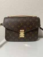 Pochette Metis crooked lock after less than 1 year of non-regular use