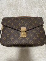 Pochette Metis crooked lock after less than 1 year of non-regular use