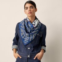 kaleidoscope-scarf-90--593713SU01-worn-7-0-0-1700-1700-q99_b.jpeg