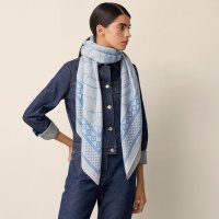 fouets-et-badines-bandana-shawl-140--243420S 11-worn-7-0-0-1700-1700-q99_b.jpeg