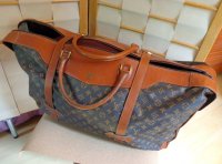 f82d91e23dc6c81e8b38b9ad31751709-louis-vuitton-1970s-utazotaska-nagy.jpeg