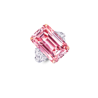 Graff-Rare-coloured-diamond-high-jewels-16.88ct-emerald-cut-Fancy-Intense-Pink-Diamond-Interna...png