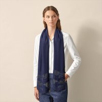 finesse-embroidered-muffler--733716S 02-worn-7-0-0-1700-1700-q99_b.jpeg