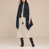 gilet-en-laine--1106398 B2-worn-2-0-0-1700-1700-q99_b.jpeg