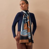 quadrige-ii-stole--221601S 05-worn-2-0-0-1700-1700-q99_b.jpeg