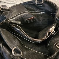 prada3.jpg