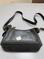 LegacySmallPocketZip_9136_Blk_Before_003.JPG